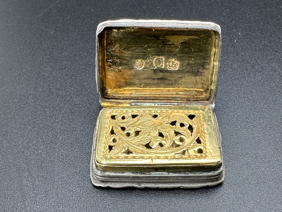 Antique 14K Gold and Sterling Silver Miniature Vinaigrette Snuff Box 7.5g FMV $300 Retail $600 [Photo 9]