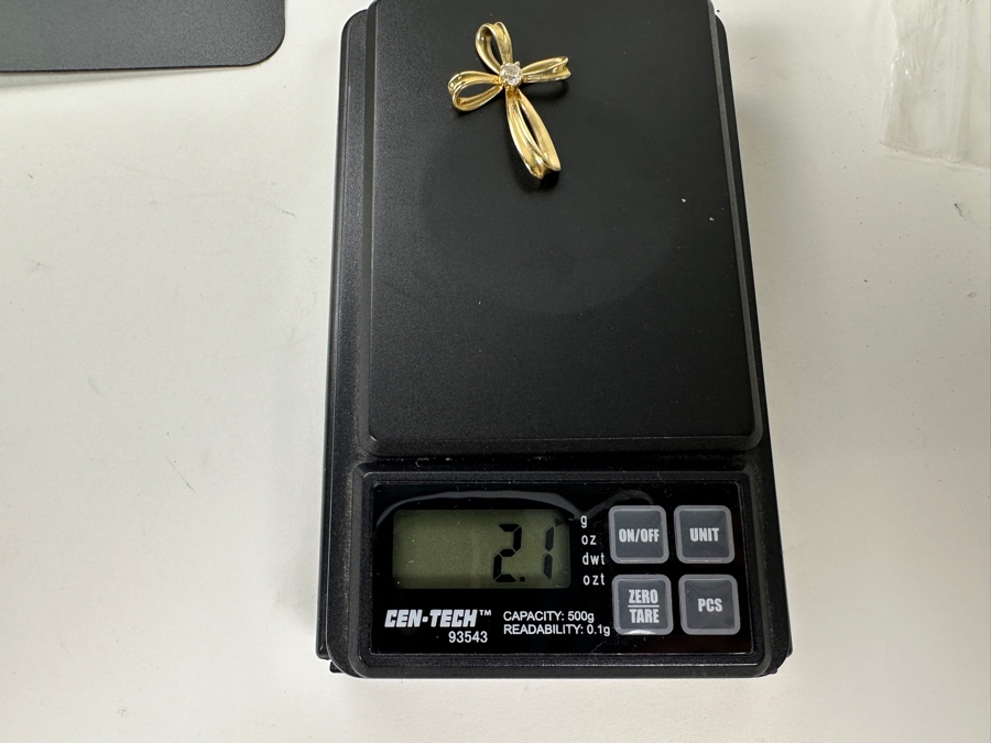 14K Gold Cross with ～.25 cttw Diamond H-I Color SI² 2.1g FMV $400 Retail $800 [Photo 8]