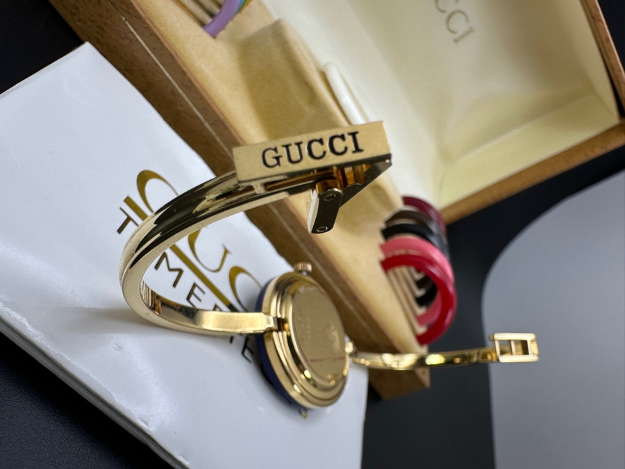 Gucci 1100-L Change Bezel Chameleon Watch  [Photo 5]