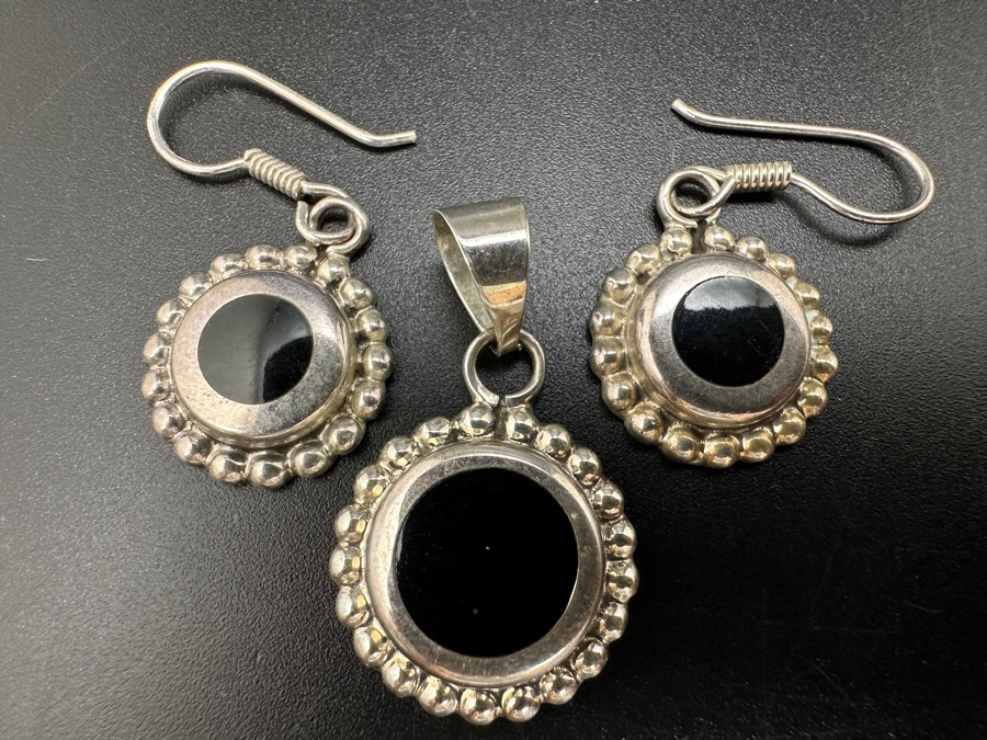 Sterling Silver and Black Onyx Pendant and Earrings 12.4g  [Photo 2]