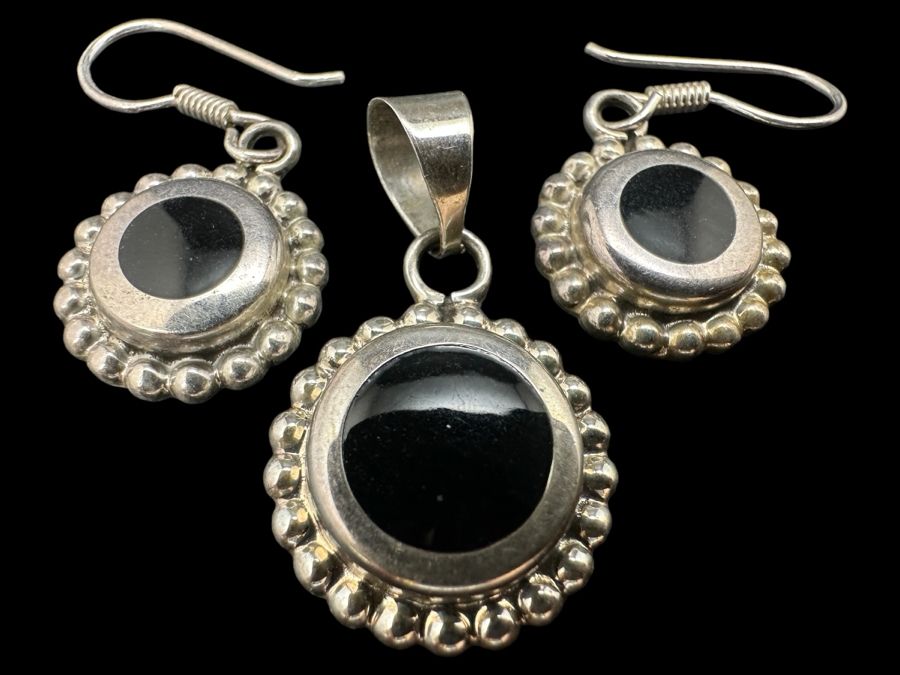 Sterling Silver and Black Onyx Pendant and Earrings 12.4g  [Photo 1]