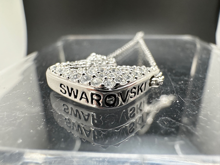 Swarovski Crystal Swan Pendant with 18' Necklace  [Photo 5]