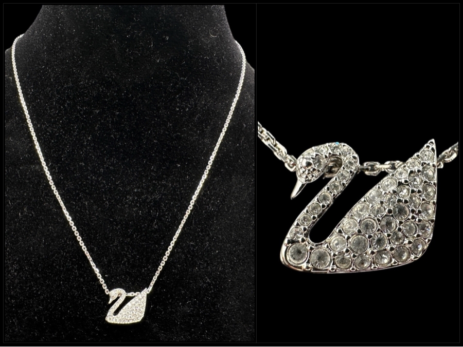 Swarovski Crystal Swan Pendant with 18' Necklace  [Photo 1]