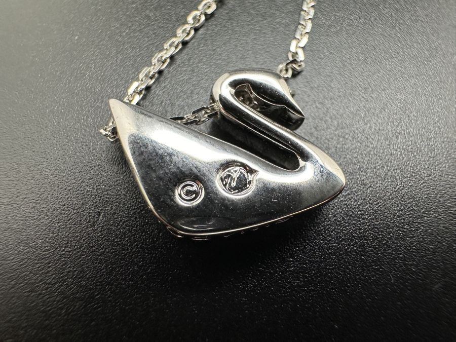 Swarovski Crystal Swan Pendant with 18' Necklace  [Photo 4]