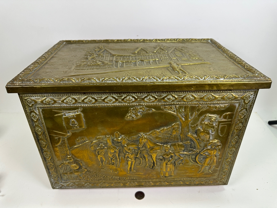 Vintage Repousse Brass Wood Tender Coal Box 17.5W X 12D X 12H [Photo 4]