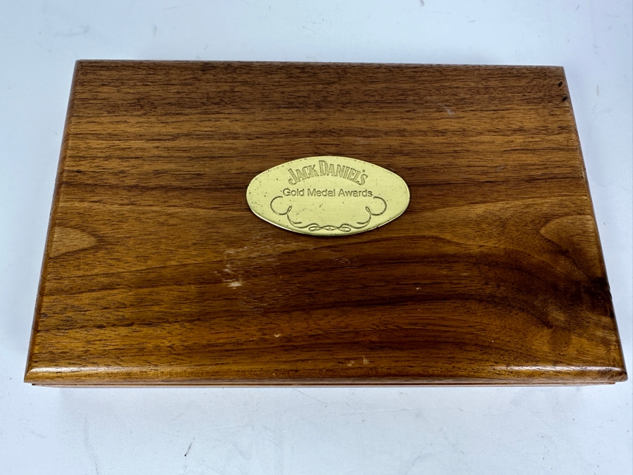 Vintage Boxed Jack Daniel's Gold Medal Awards 9 X 6 [Photo 2]