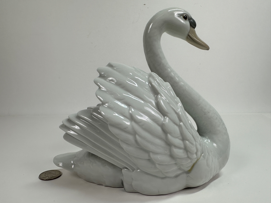 Vintage Lladro Swan 5231 Figurine 8W X 5D X 7H [Photo 5]