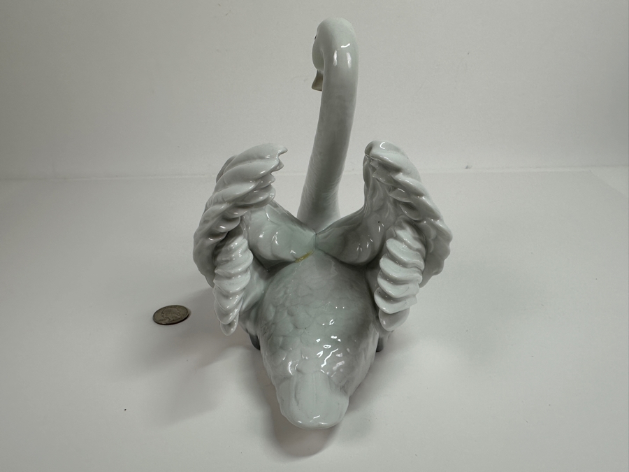 Vintage Lladro Swan 5231 Figurine 8W X 5D X 7H [Photo 6]