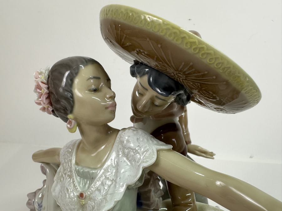 Vintage Lladro Mexican Dancers Gloss Figurine 01005415 12H Retails $2,000 [Photo 5]