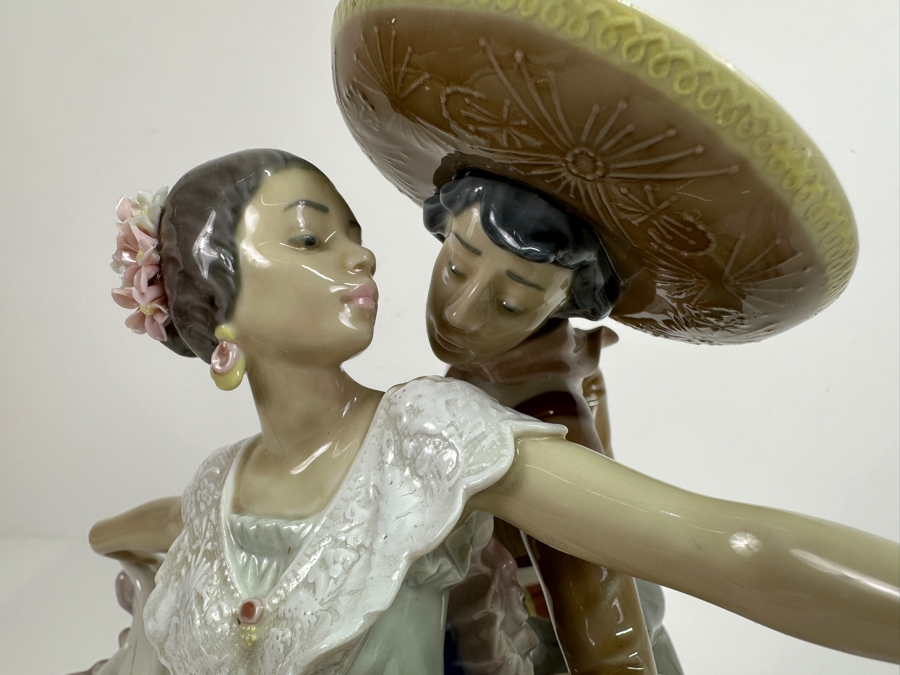 Vintage Lladro Mexican Dancers Gloss Figurine 01005415 12H Retails $2,000 [Photo 4]