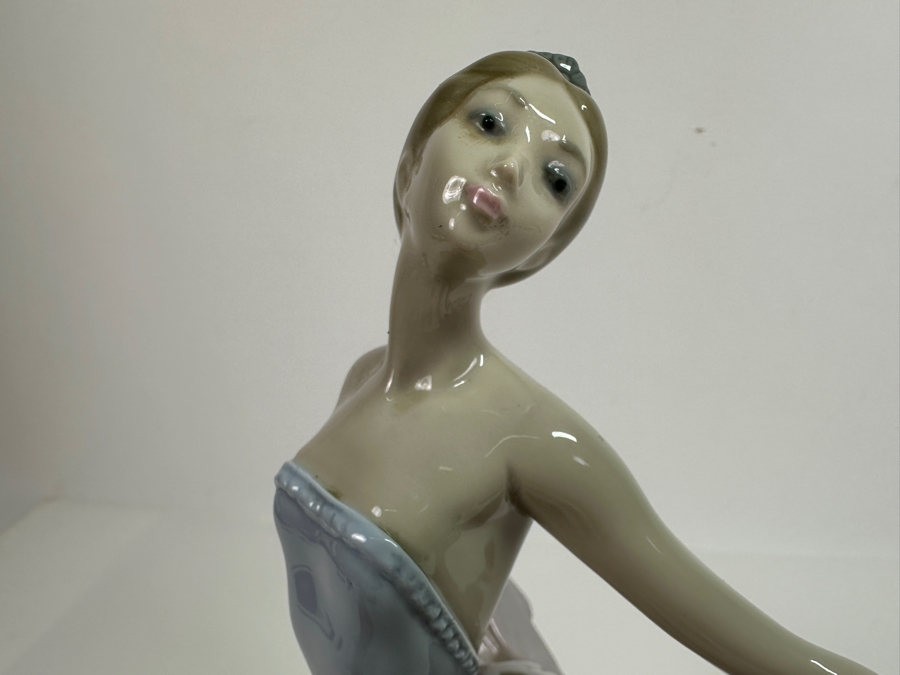 Vintage Lladro Dancer Porcelain Figurine 01005050 12H Retails $385 [Photo 3]