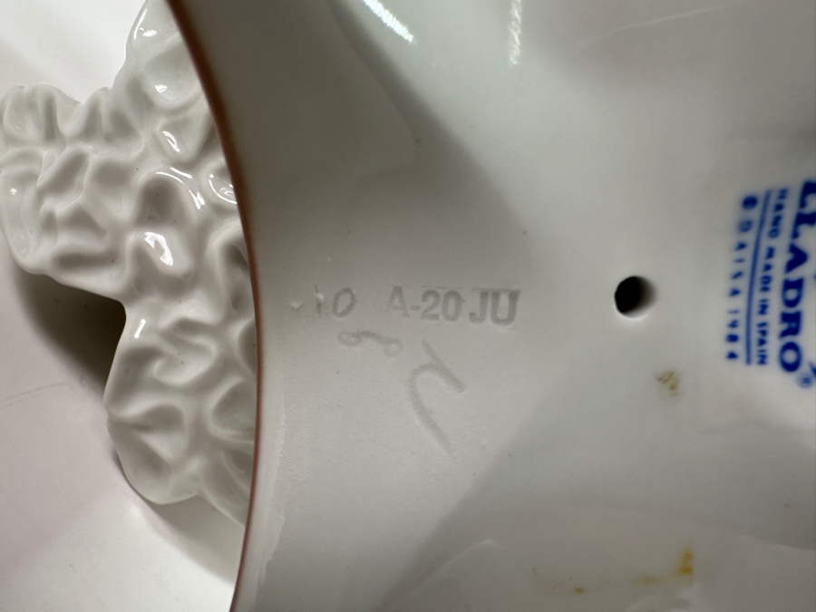 Vintage Lladro Weary Ballerina 5275 Porcelain Figurine 12H Retails $200 [Photo 10]