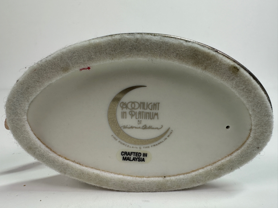 Franklin Mint Moonlight In Platinum By Victoria Oldham Fine Porcelain Figurine 10H Retails $200 [Photo 6]