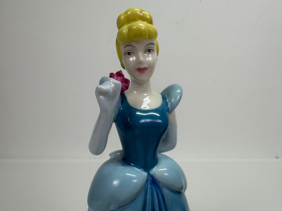 Rare Vintage Walt Disney Showcase Collection By Royal Doulton Disney Princesses Cinderella DP 1 And Sleeping Beauty DP 2 Porcelain Figurines 7.5H [Photo 3]