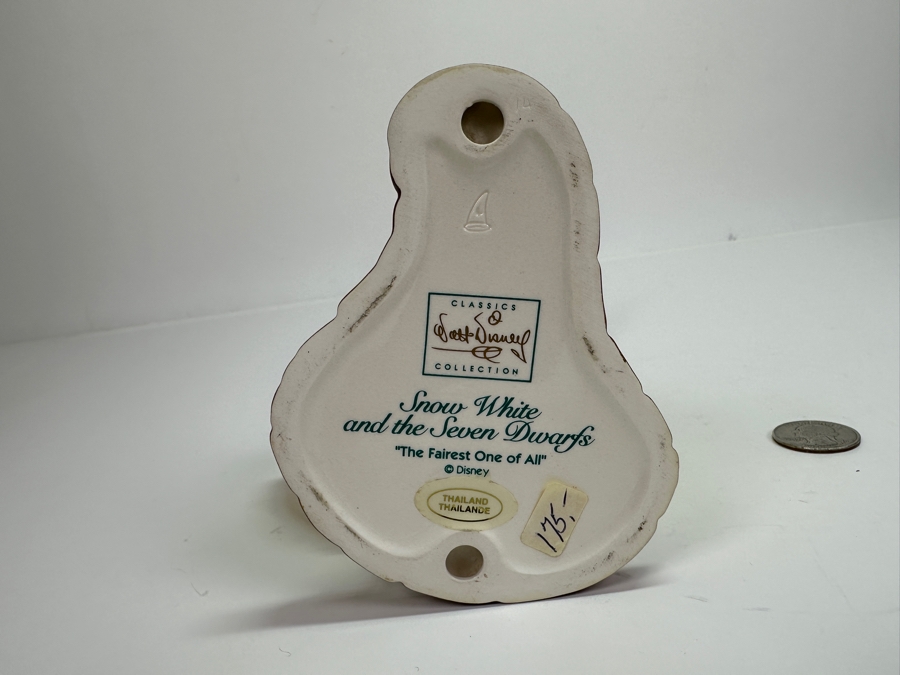 Walt Disney Classics Collection Snow White And The Seven Dwarfs 'The Fairest One Of All' Porcelain Figurine 8H [Photo 5]