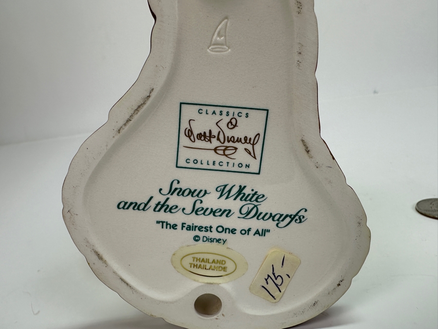 Walt Disney Classics Collection Snow White And The Seven Dwarfs 'The Fairest One Of All' Porcelain Figurine 8H [Photo 6]