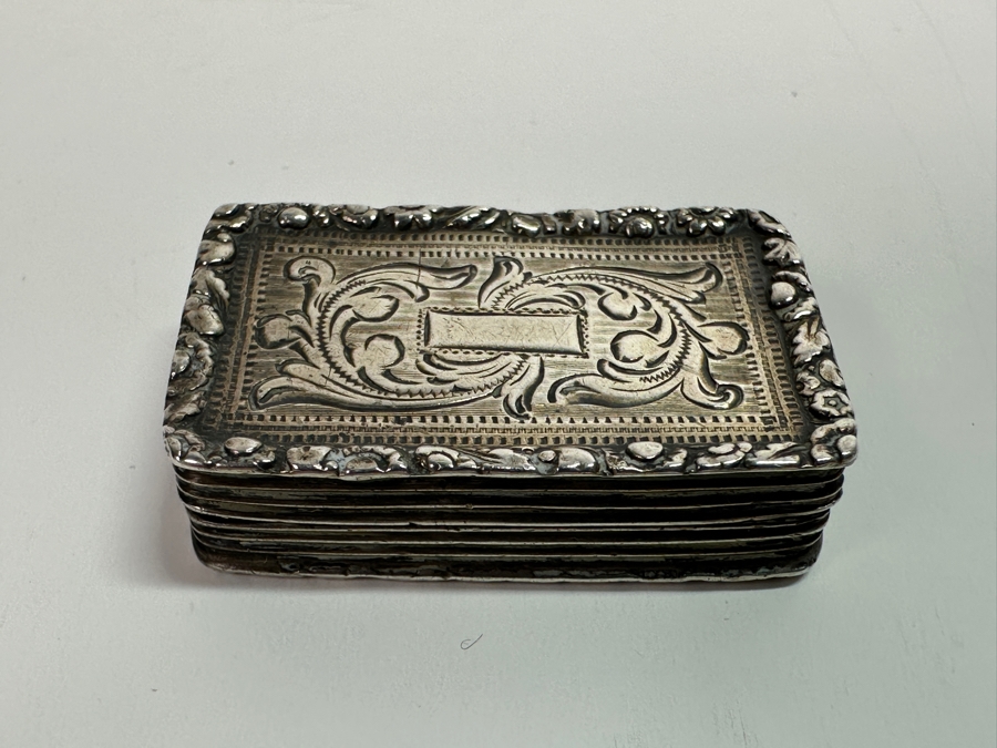 Just Added - Antique English Hallmarked Sterling Silver Vinaigrette Snuff Box 11.6g [Photo 4]