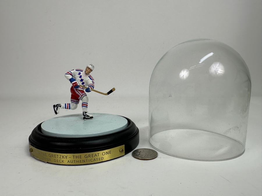 Vintage 1999 Upper Deck Wayne Gretzky Year Of The Great One Figurine 4.5W X 5H [Photo 2]