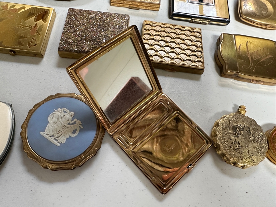 Collection Of Vintage Compacts - See Photos [Photo 18]