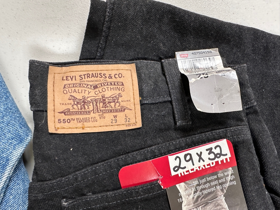Collection Of Men's LEVI'S Jeans Of Various Sizes [Photo 4]