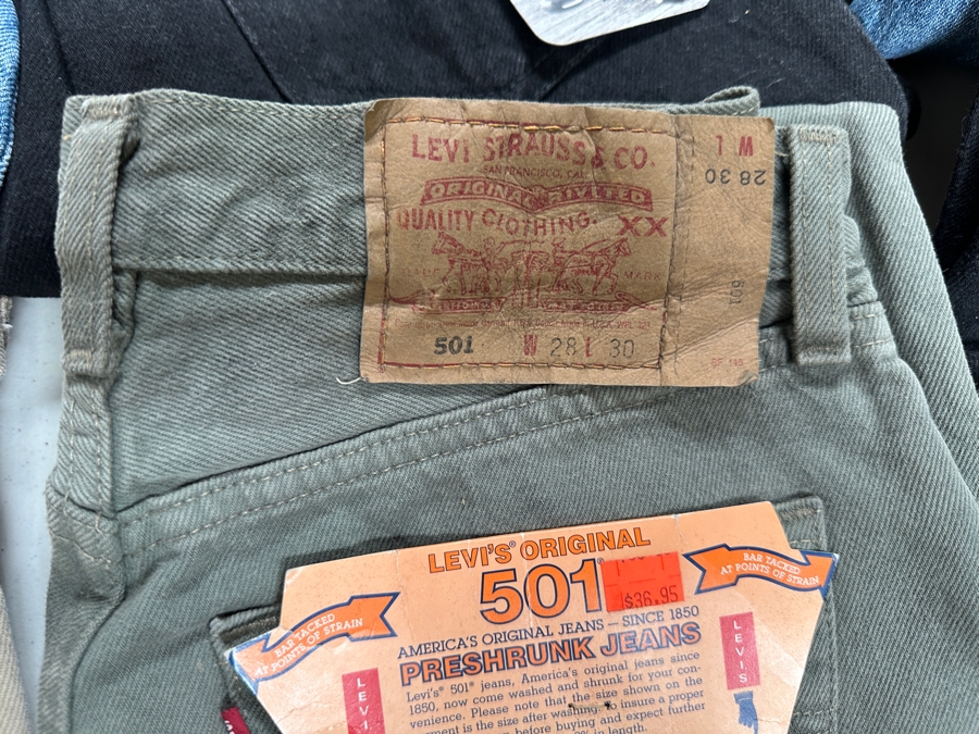 Collection Of Men's LEVI'S Jeans Of Various Sizes [Photo 5]