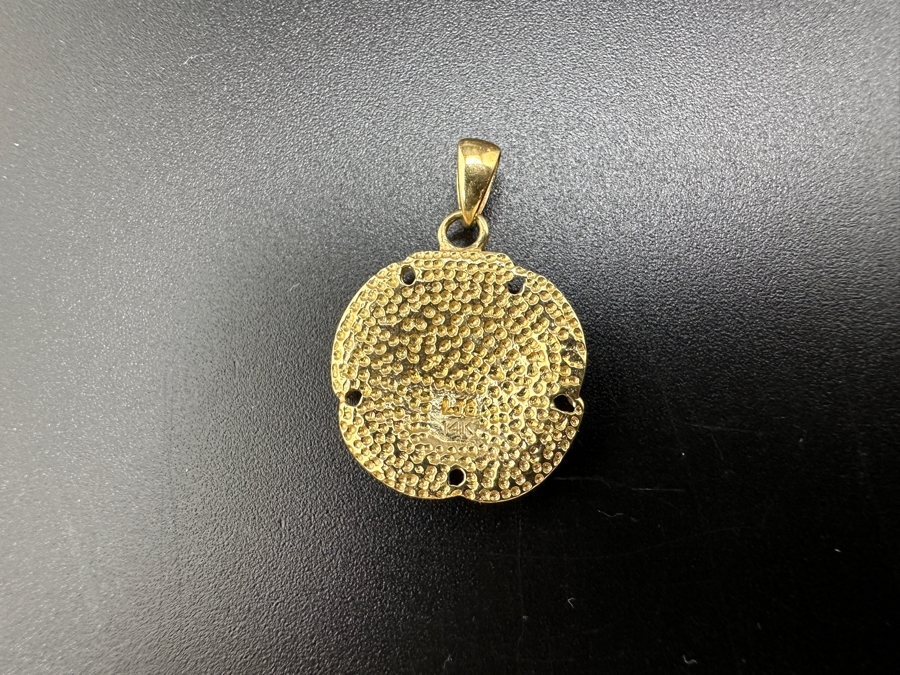 14K Gold Sand Dollar Pendant 2.6g Gold Melt Value $131 [Photo 5]
