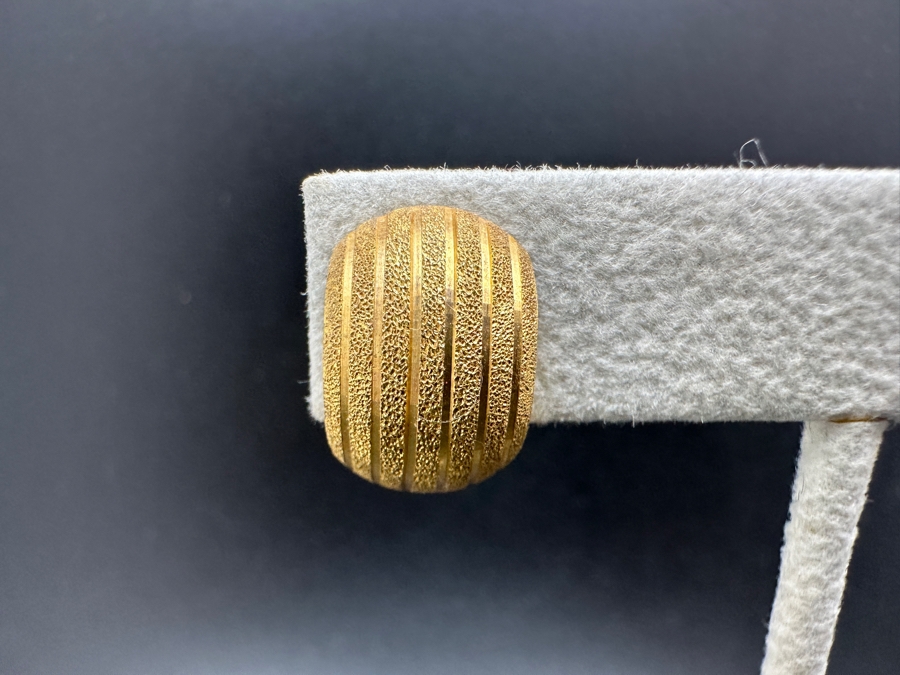 18K Gold Earrings 4.2g Gold Melt Value $272 [Photo 2]