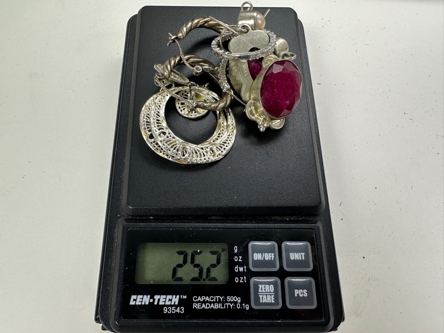 Four Pairs Of Sterling Silver Earrings 25.2g [Photo 7]