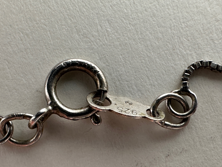 Sterling Silver Pendant With 18' Sterling Silver Chain Necklace 3.3g [Photo 5]