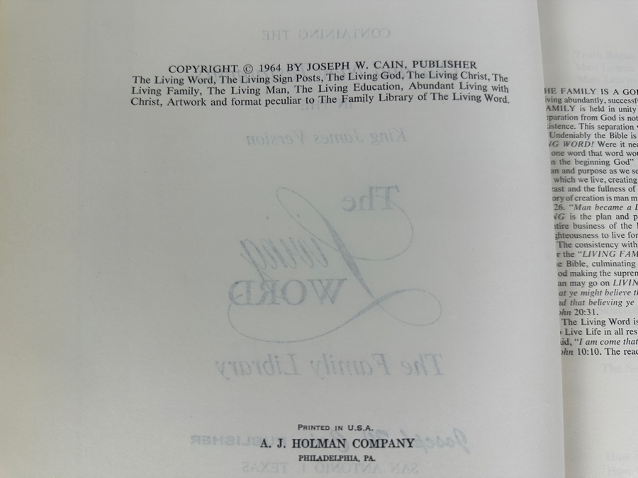 Vintage 1964 The Living Word Bible By Joseph W. Cain Illustrated [Photo 3]