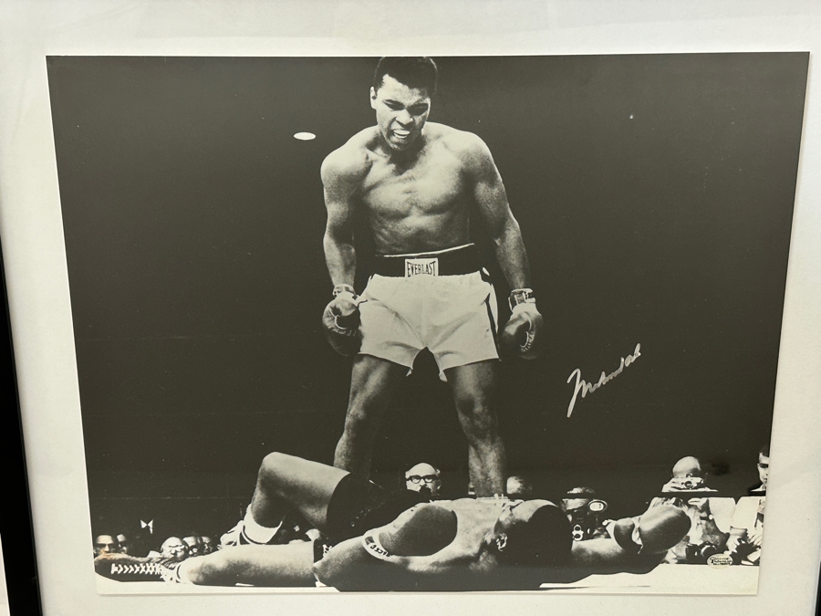 Autographed Muhammad Ali With Sonny Liston B&W Photograph With Certificate Of Authenticity By OnlineAuthentics.com 20' X 16' Framed 25.5 X 21.5 [Photo 2]