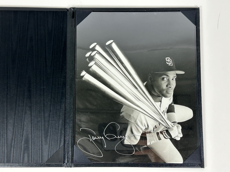 Autographed Upper Deck Authenticated Collector's Choice Tony Gwynn B&W Photograph 8 X 10 [Photo 3]