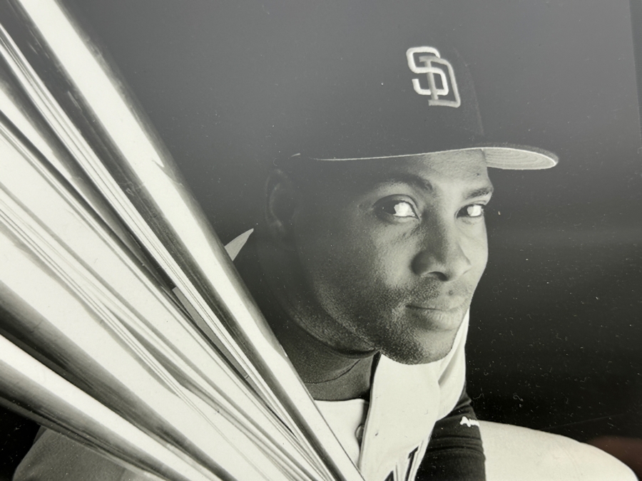 Autographed Upper Deck Authenticated Collector's Choice Tony Gwynn B&W Photograph 8 X 10 [Photo 7]