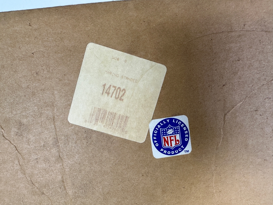 New In Box Vintage 1996 Upper Deck Life Size Dan Marino Miami Dolphins NFL Quarterback Cardboard Standee [Photo 3]