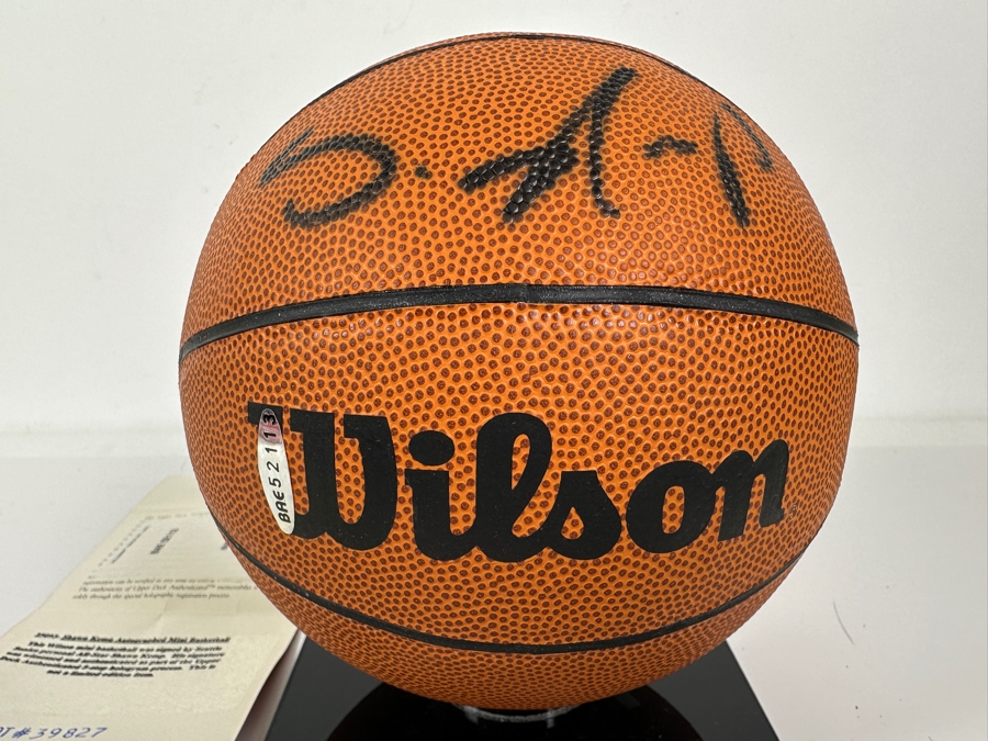 Upper Deck Authenticated Shawn Kemp Autographed Mini NBA Basketball [Photo 2]
