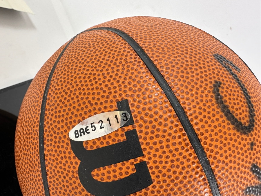 Upper Deck Authenticated Shawn Kemp Autographed Mini NBA Basketball [Photo 5]