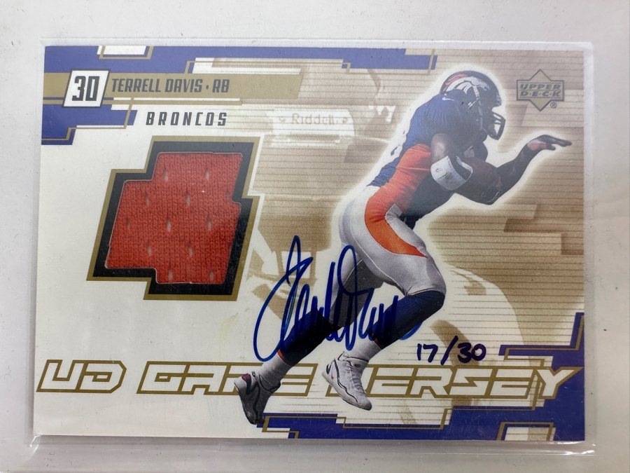 Upper Deck 2000 Terrell Davis Denver Broncos Autographed With Game-Used Jersey Football Card Limited Edition 17 Of 30