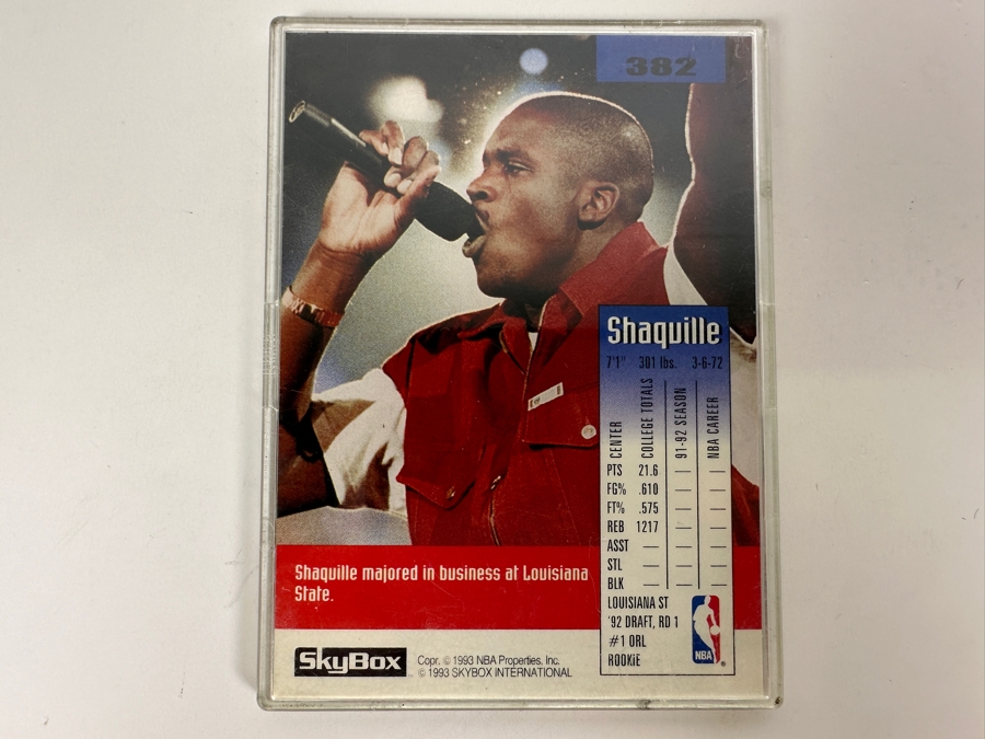 1993 SkyBox #382 Shaquille O'Neal Orlando Magic Rookie NBA Basketball Card [Photo 2]