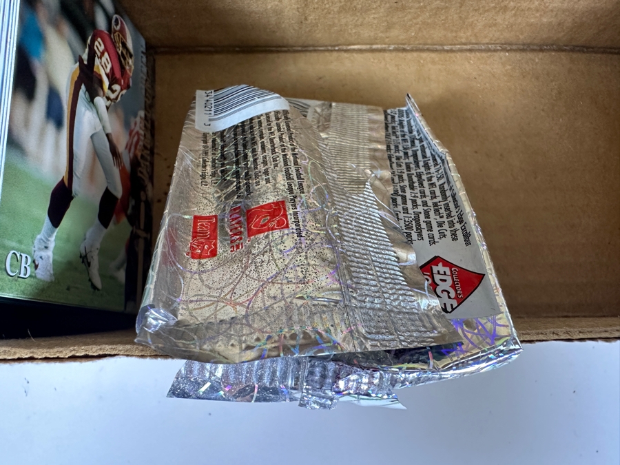 1995 Collector's Edge Football Cards [Photo 7]