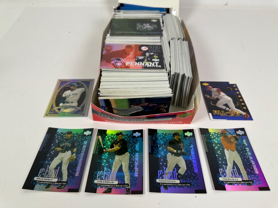 Upper Deck 2000 MLB Baseball Cards [Photo 2]