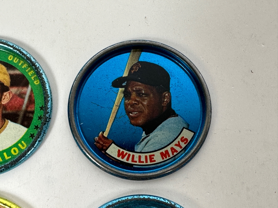 3 1971 Topps MLB Baseball Coins: Matty Alou, Lou Piniella & Roberto Clemente Plus 1 1965 Old London Willie Mays Trading Coin [Photo 3]