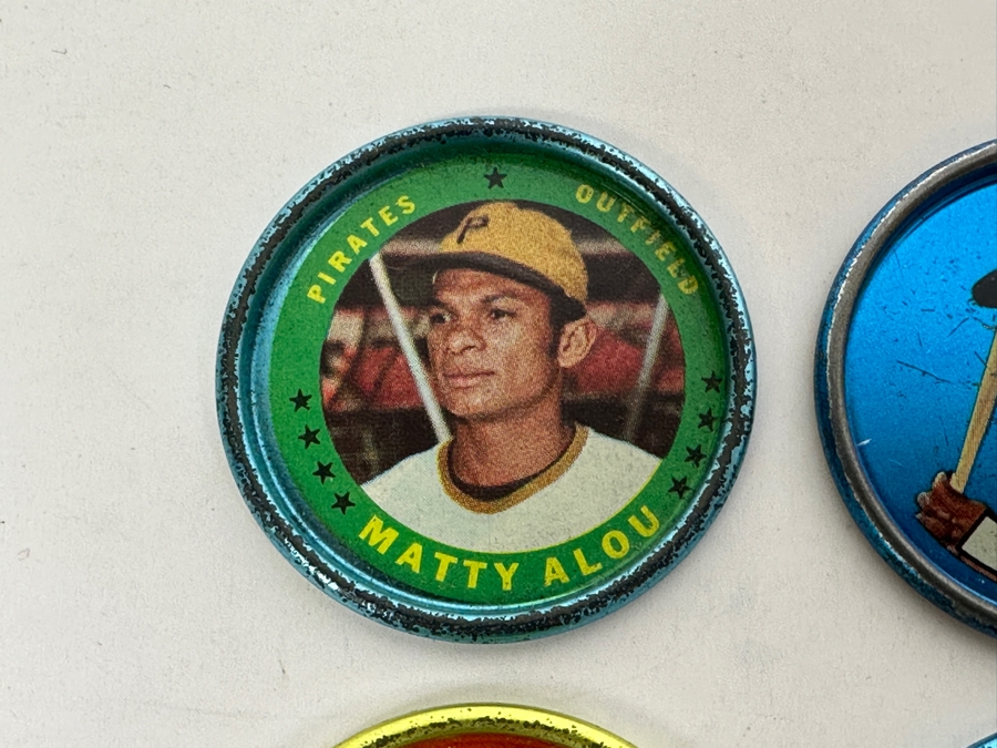 3 1971 Topps MLB Baseball Coins: Matty Alou, Lou Piniella & Roberto Clemente Plus 1 1965 Old London Willie Mays Trading Coin [Photo 4]