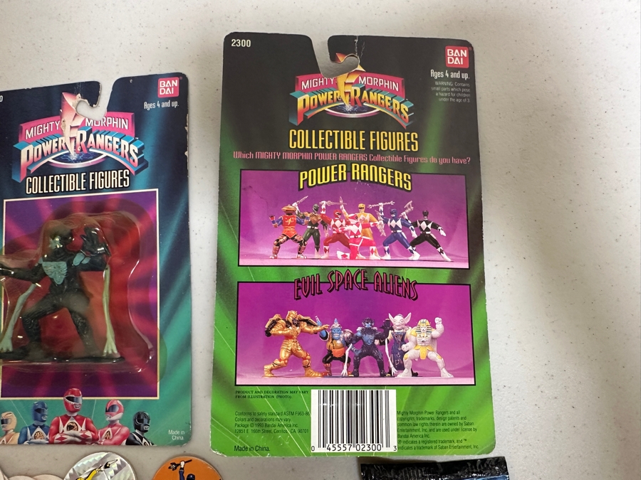Just Added - Huge Vintage Lot Mighty Morphin Power Rangers Pogs (Some New In Packaging) & Three 1993 Bandai Power Ranger Action Figures In Blister Packs [Photo 12]