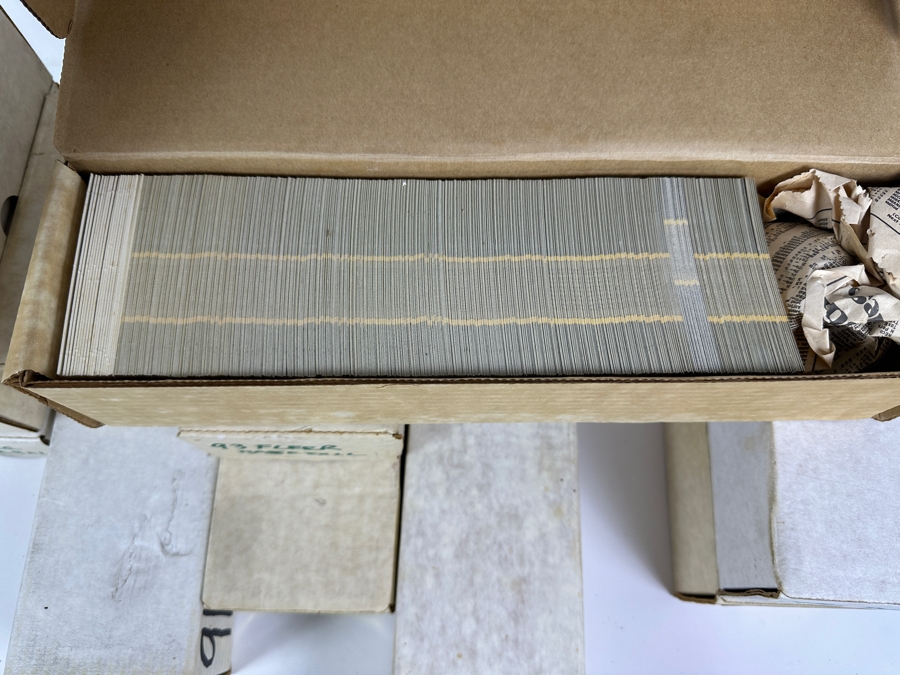 Just Added - Collection Of MLB Baseball Cards: Donruss 1985/87/92/96, Fleer 1992/94, Leaf Studio 1991, Score 1994 & Pinnacle 1994 [Photo 8]