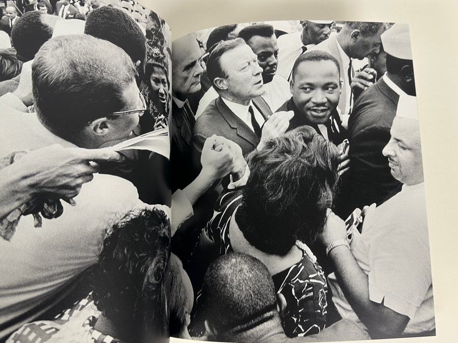 Dan Budnik (1933-2020, American) Signed First Edition Hardcover Book Marching To The Freedom Dream Featuring Photographs Documenting 3 Seminal Marches During The Civil Rights Movement - Photography By Dan Budnik - Cover Photo Of Book Featured In This Sale [Photo 8]