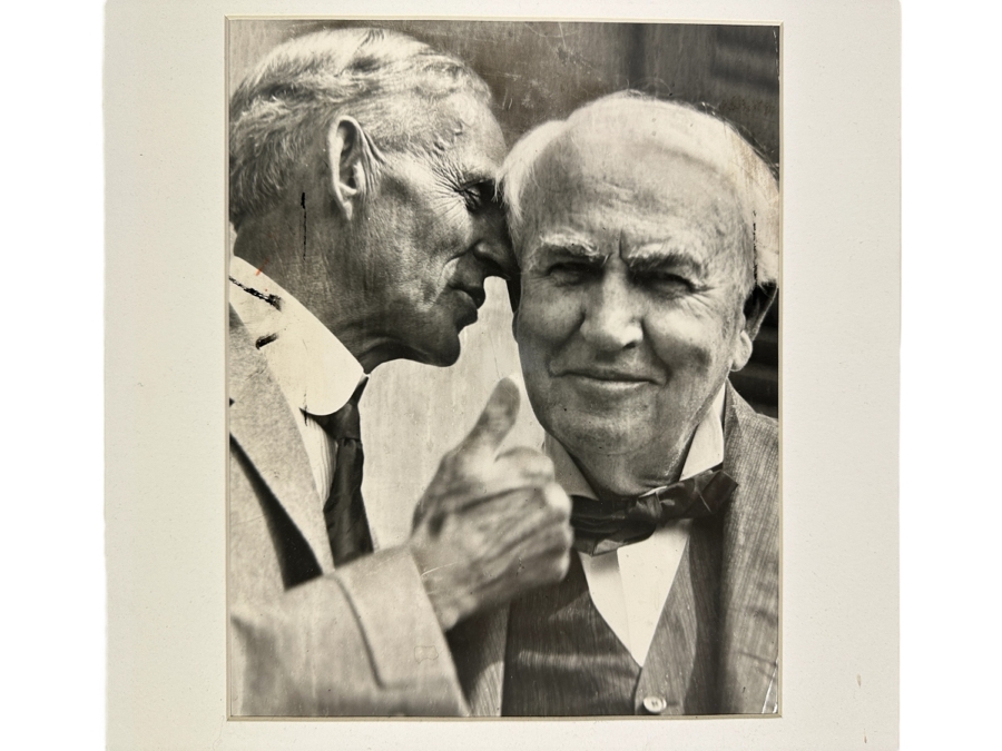B&W Photograph Of Henry Ford Sharing Secret With Best Pal Thomas Edison Original Newspaper Photograph Taken In 1928 8.5 X 10 [Photo 1]