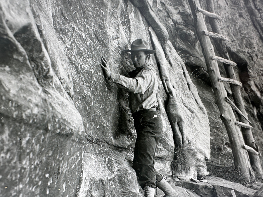 Kolb Brothers' Photography Studio On The South Rim Of The Grand Canyon Photograph In Original Kolb Brothers Frame 4.5 X 6.5 [Photo 6]