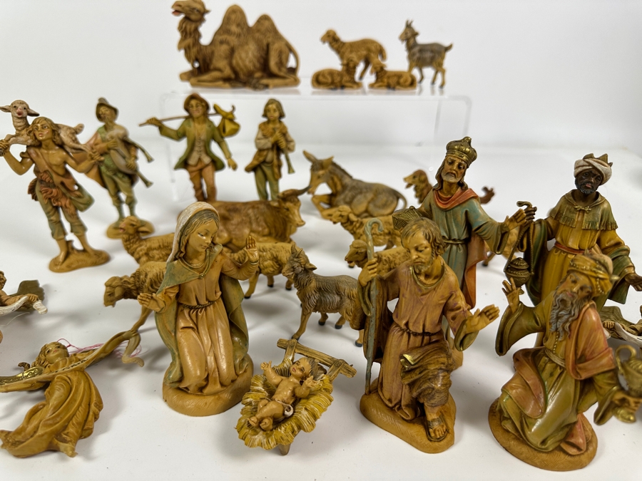 Collection Of Italian Fontanini By Roman Nativity Set Polymer Figures [Photo 3]