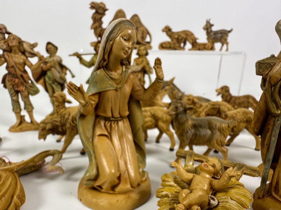 Collection Of Italian Fontanini By Roman Nativity Set Polymer Figures [Photo 5]