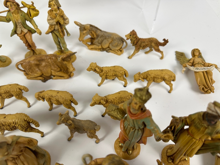 Collection Of Italian Fontanini By Roman Nativity Set Polymer Figures [Photo 10]